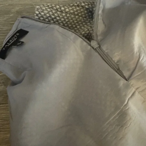 Talbots ~ vintage | gray wool tweed pencil pleated zip up skirt | so beautiful! - Picture 8 of 9